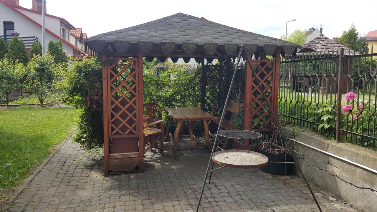 Pod Srebrna Roza Daire Chęciny Dış mekan fotoğraf
