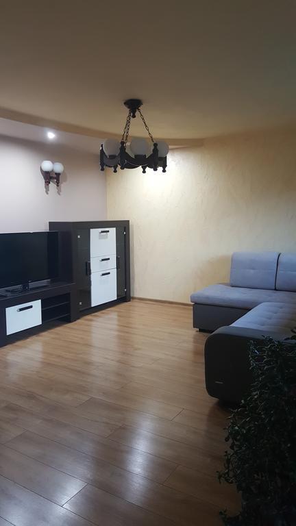 Pod Srebrna Roza Daire Chęciny Dış mekan fotoğraf